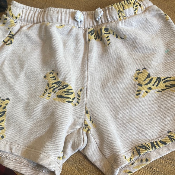 Zara Boys Tiger Neutral Shorts - Picture 2 of 7